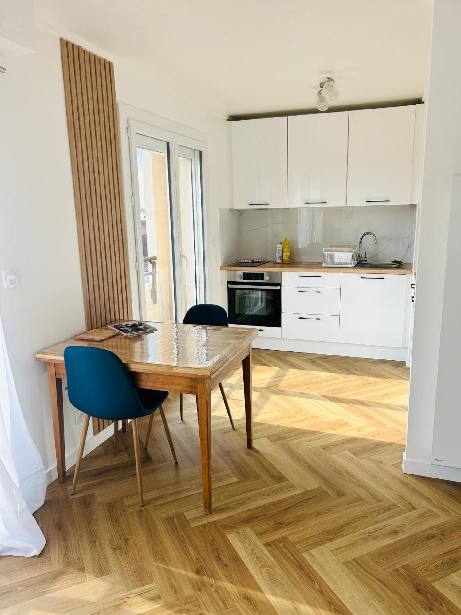 Agreable Studio Chantilly Avec Balcon Et Parking Securise Pau Ngoại thất bức ảnh